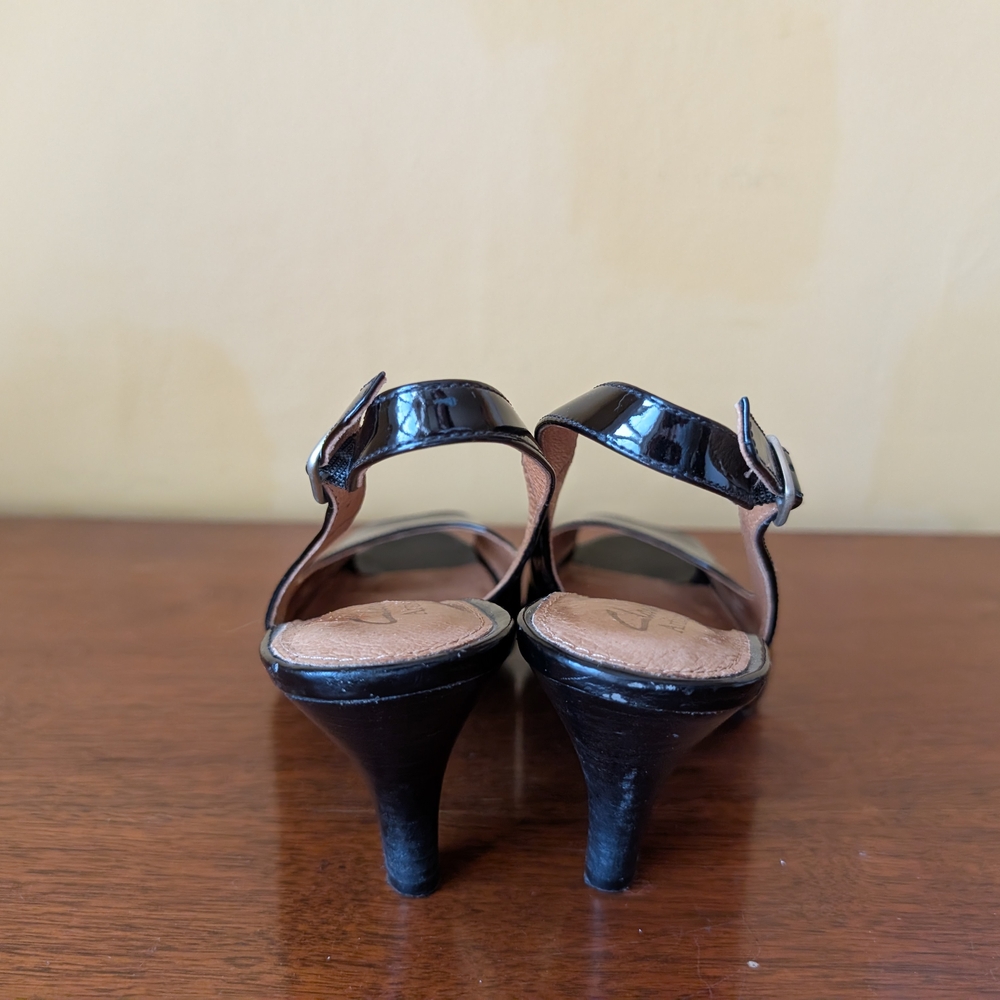 Clarks Artisan Black Patent Leather Peep-Toe Slingback Heels Sz 8M - Picture 6 of 10